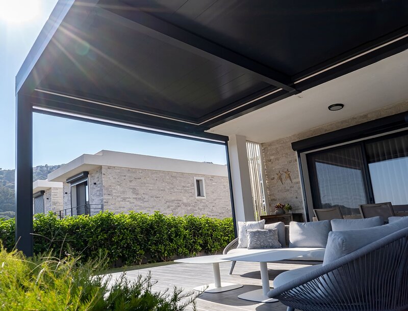 Pergola bioclimatica retractabila, spatiul tau exterior, reimaginat