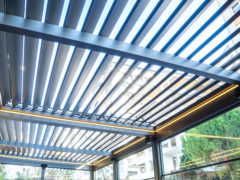 Pergola bioclimatica retractabila, spatiul tau exterior, reimaginat